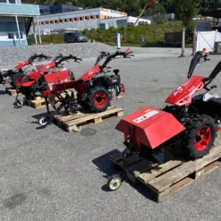 Enkelt Roterende Plog -Møbler Salgsbutikk org 120diesel20tohjultraktor20www.agro .wee .no202051