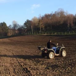 ATV Sandspreder 12 Volt -Møbler Salgsbutikk org ATV sandspreder 03