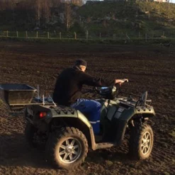 ATV Sandspreder 12 Volt -Møbler Salgsbutikk org ATV sandspreder 04