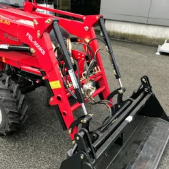 Frontlaster Fel-500KS Med Skuffe Montert På Traktor -Møbler Salgsbutikk org Frontlaster20Fel 500KS20med20skuffe20montert20pa20traktor 08
