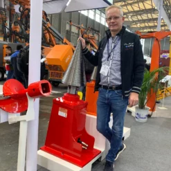 Vedkløyver Til Gravemaskin YDH80 3i1 Drill 5-8 Tonn Maskin -Møbler Salgsbutikk org IMG 1849