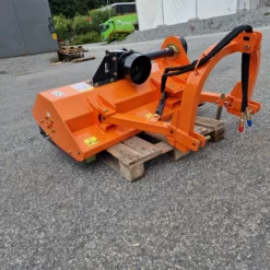 Beitepusser EFL125 Med Hydraulisk Sideforskyvning -Møbler Salgsbutikk org beitepusser hydraulisk efl125 03