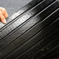 Bondematten I Gummi - Tykkelse 12 MM -Møbler Salgsbutikk org bondematte 12 09