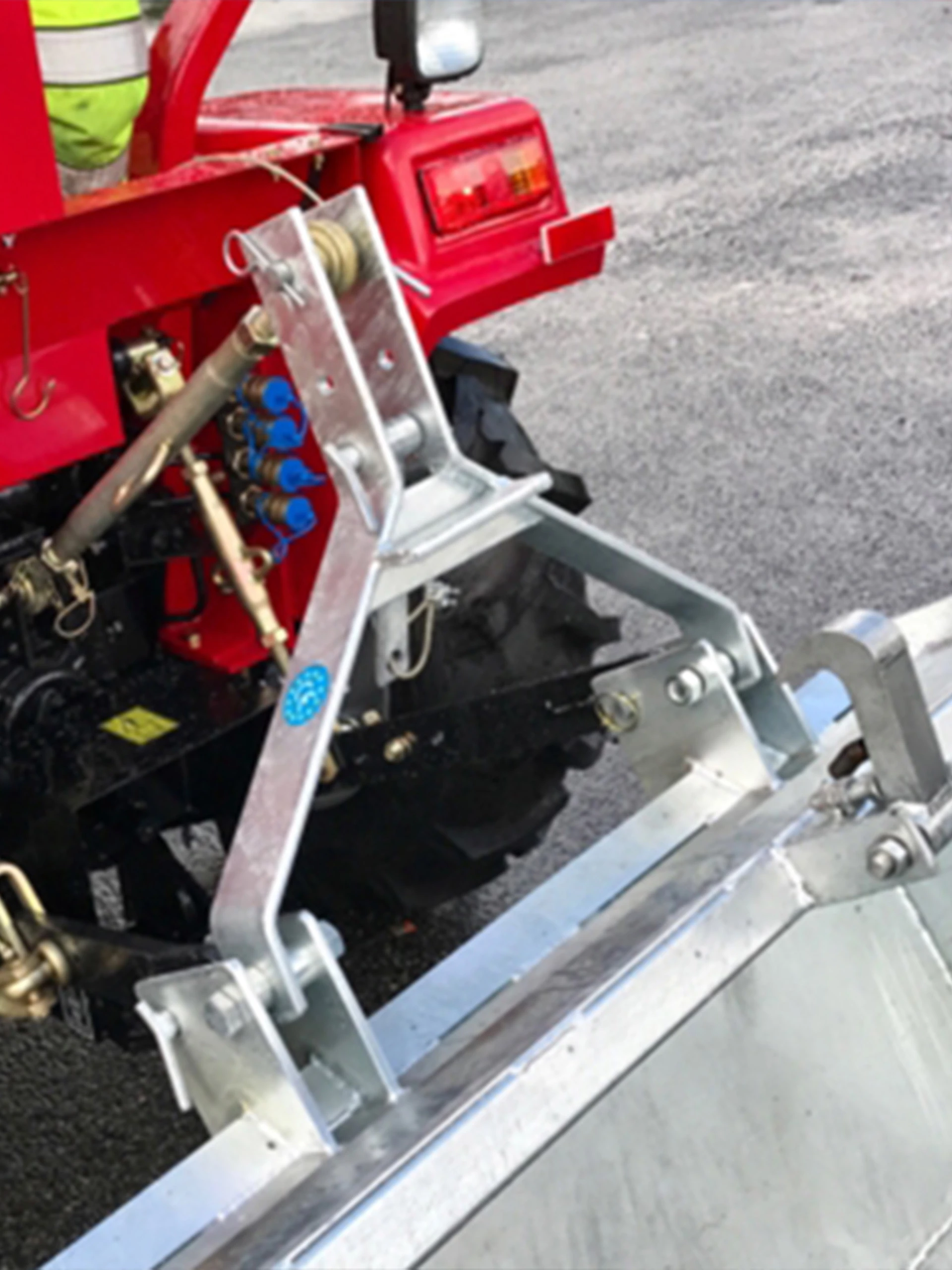 Galvanisert Tippskuffe Til Traktor 120cm 7 Galvanisert Tippskuffe Til Traktor 120cm - Bilde 5