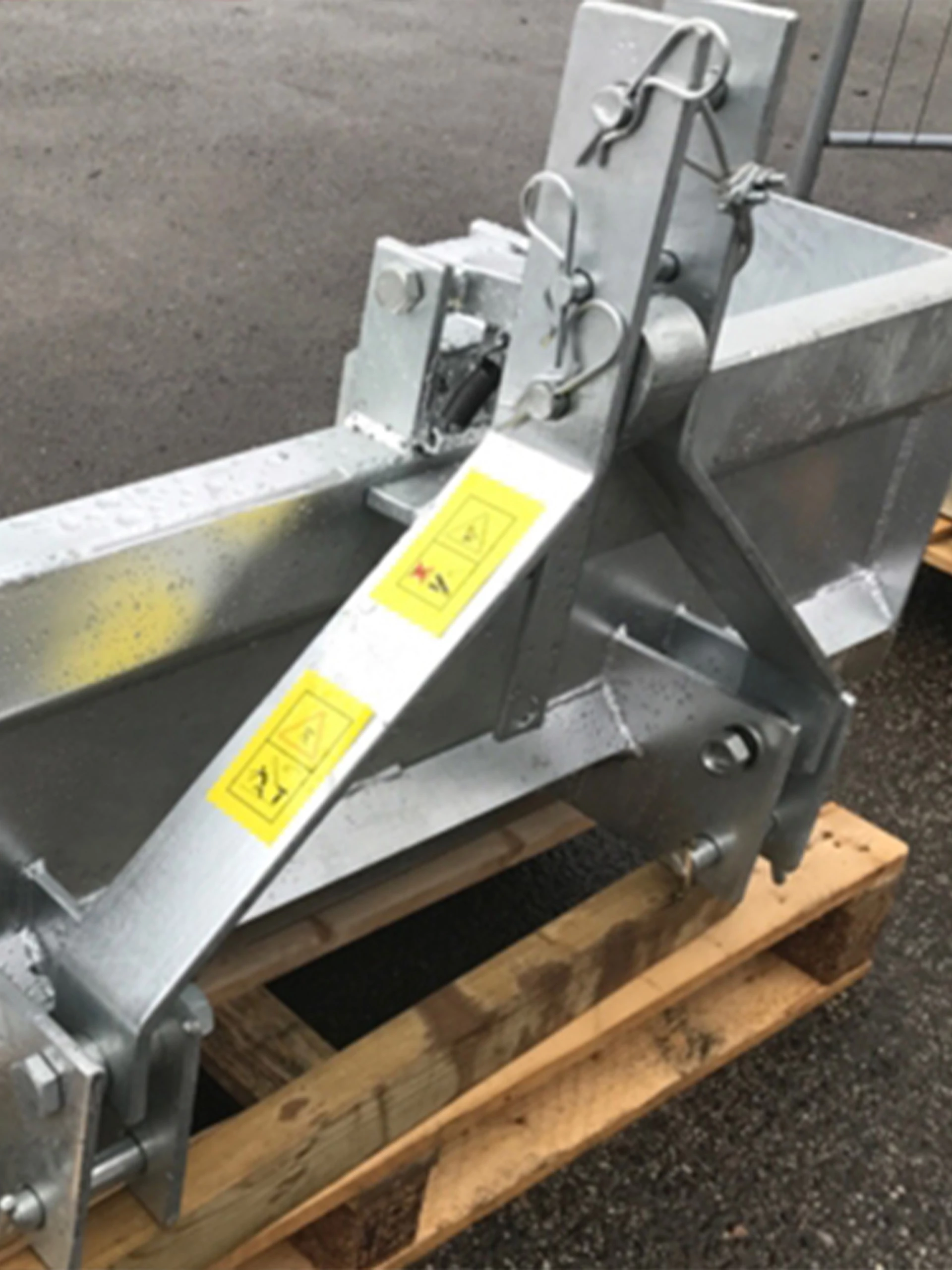 Galvanisert Tippskuffe Til Traktor 120cm 8 Galvanisert Tippskuffe Til Traktor 120cm - Bilde 6