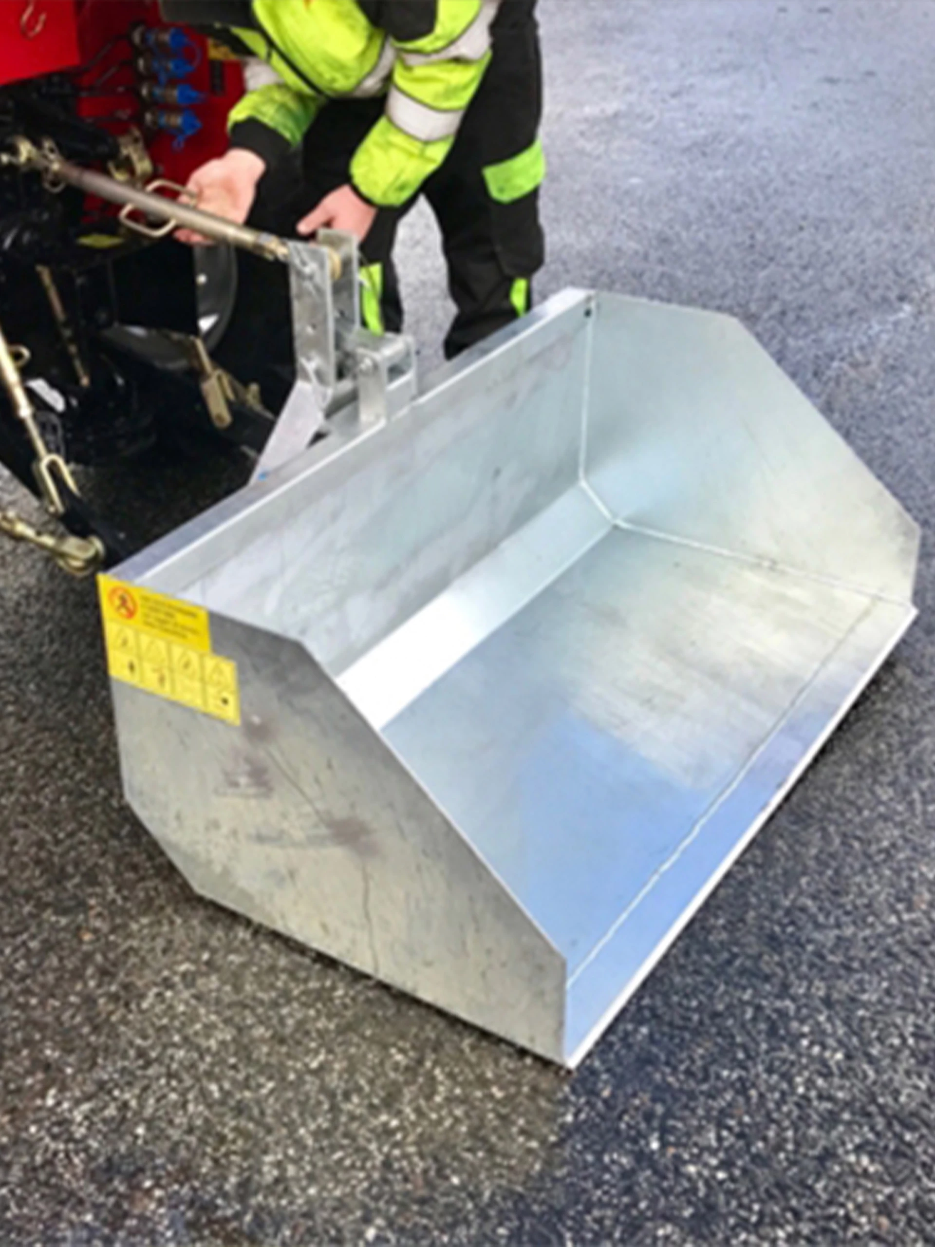 Galvanisert Tippskuffe Til Traktor 120cm 11 Galvanisert Tippskuffe Til Traktor 120cm - Bilde 9